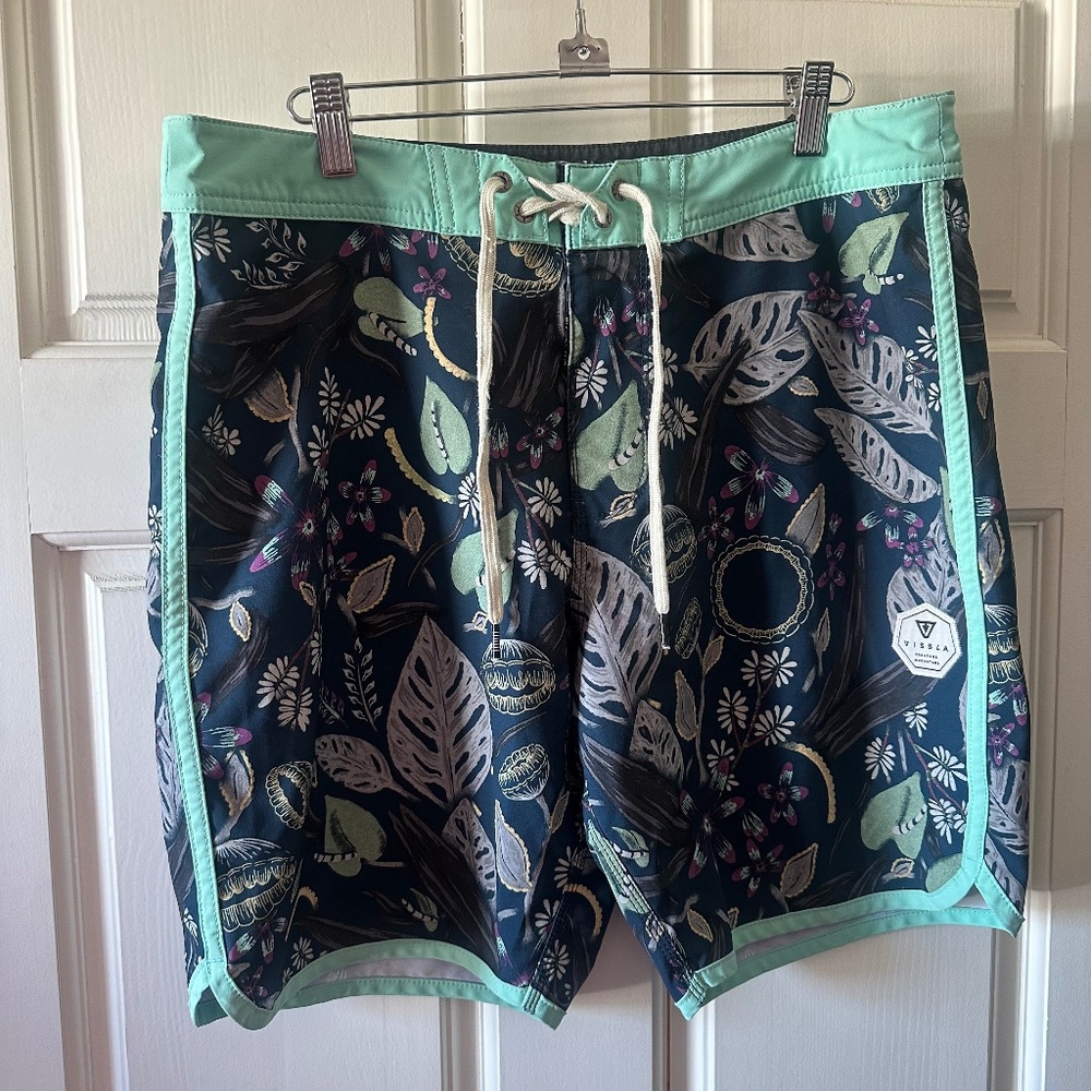 Vissla - Men's "Night Crawler" Board Shorts - Size 33